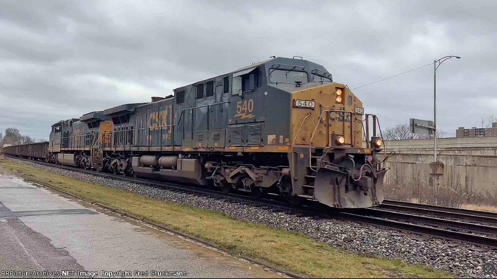 CSX 540 leads L321.